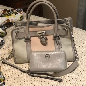 Micheal kors purse with wallet